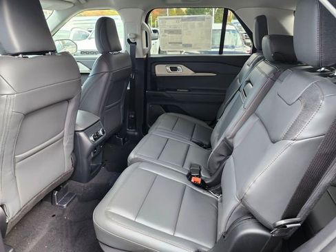 New 2026 Ford Explorer Active w/ Active Comfort Package image 16