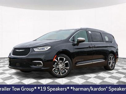 New 2026 Chrysler Pacifica Pinnacle w/ Trailer Tow Group