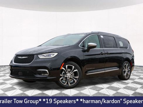 New 2026 Chrysler Pacifica Pinnacle w/ Trailer Tow Group FWD image 2