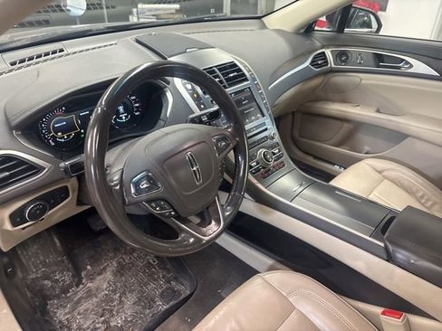 Used 2017 Lincoln MKZ Select w/ Technology Package image 16