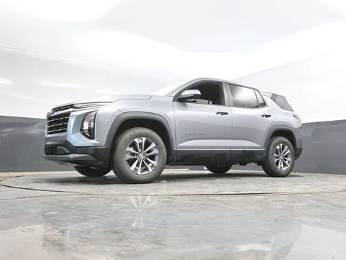 Used 2025 Chevrolet Equinox LT FWD image 47