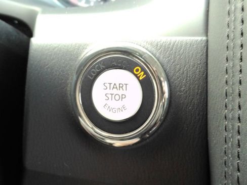 Used 2023 Nissan Armada SL w/ Captain's Chairs Package image 46