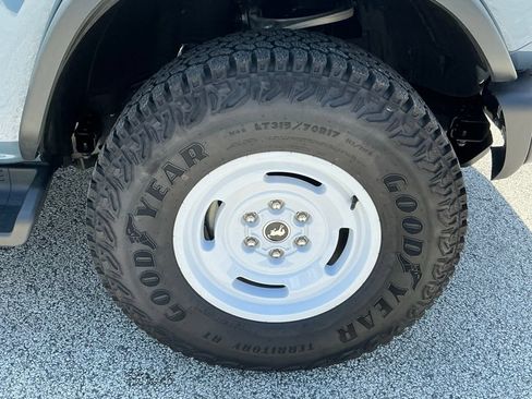 Used 2025 Ford Bronco Heritage Edition AWD/4WD image 19