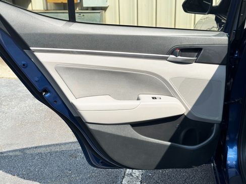 Used 2020 Hyundai Elantra SEL FWD image 35