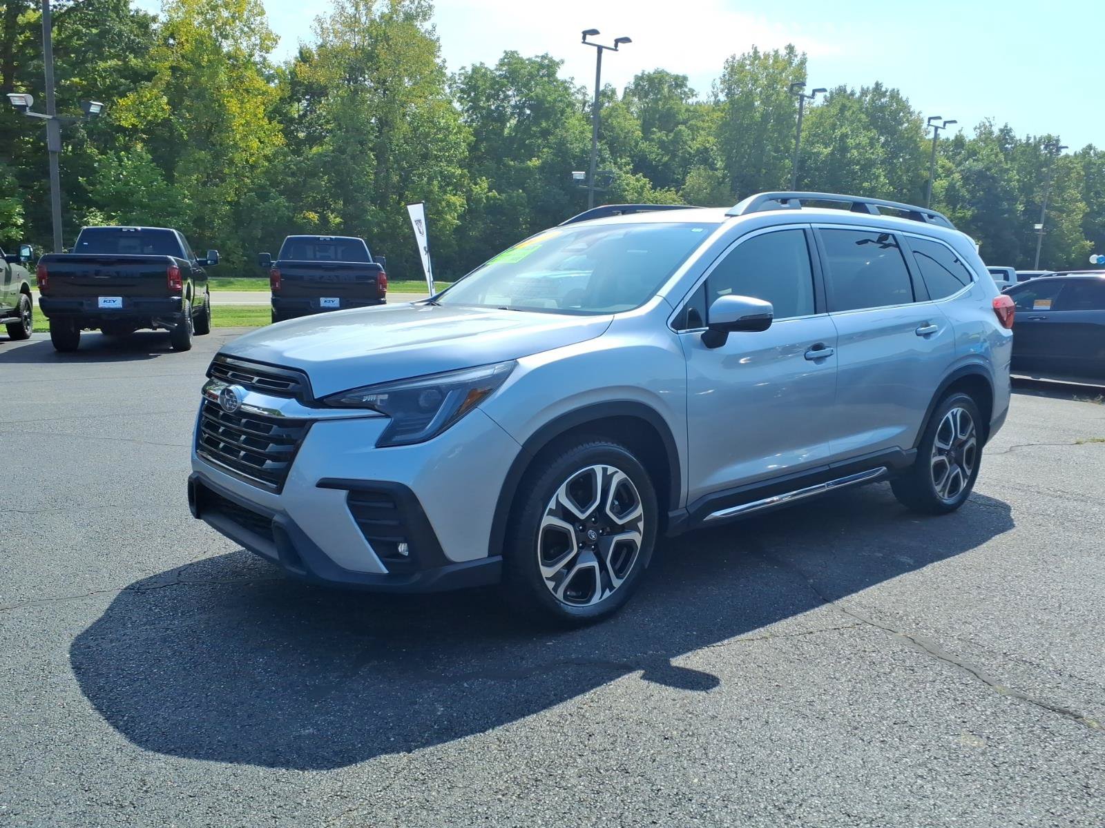 Used 2023 Subaru Ascent Limited AWD/4WD image 3