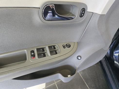 Used 2010 Chevrolet Malibu LS image 17