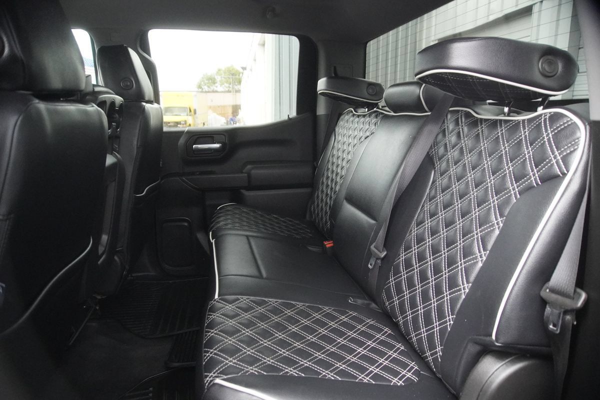 Used 2019 Chevrolet Silverado 1500 Custom w/ Custom Value Package AWD/4WD image 11