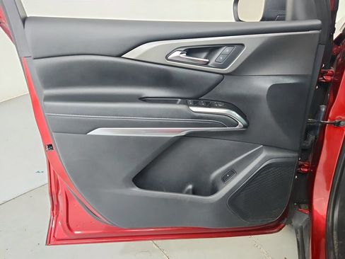 Used 2024 Chevrolet Traverse LT w/ LPO, Floor Liner Package FWD image 16