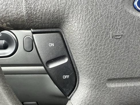 Used 2005 Ford Expedition XLT image 13