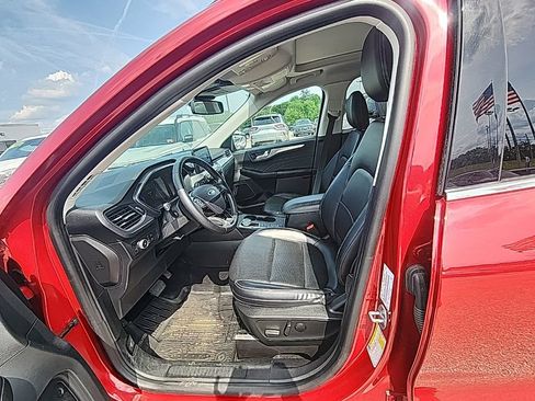 Certified 2022 Ford Escape Titanium w/ Class II Trailer Tow Package AWD/4WD image 10
