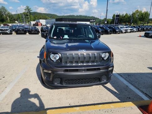Used 2019 Jeep Renegade Sport AWD/4WD image 3