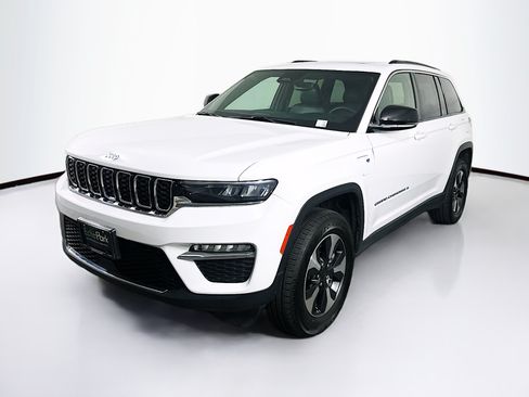 Used 2024 Jeep Grand Cherokee Limited 4xe AWD/4WD image 3