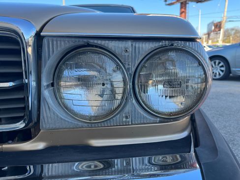 Used 1987 Mercedes-Benz 560 SL image 10