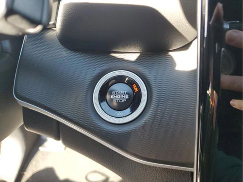 Certified 2025 Jeep Grand Cherokee Altitude image 25