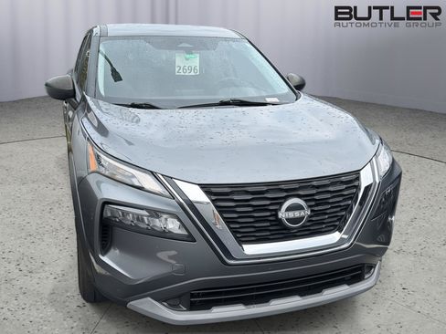 Used 2023 Nissan Rogue S AWD/4WD image 5