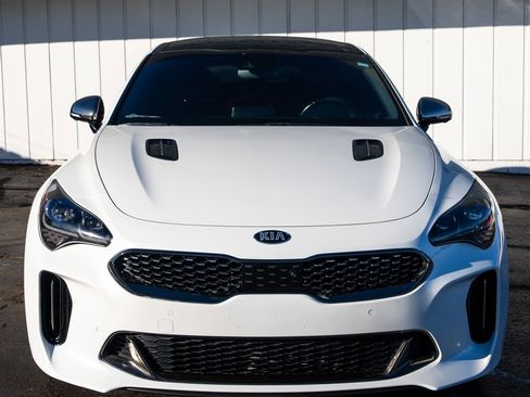 Used 2019 Kia Stinger GT2 image 8