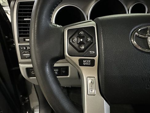 Used 2014 Toyota Sequoia Platinum image 32