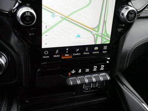 Used 2022 RAM 1500 Limited w/ Body Color Bumper Group image 23