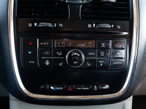 Used 2015 Chrysler Town & Country Limited Platinum w/ Trailer Tow Group image 36