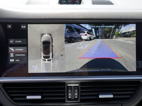 Used 2021 Porsche Cayenne GTS image 25