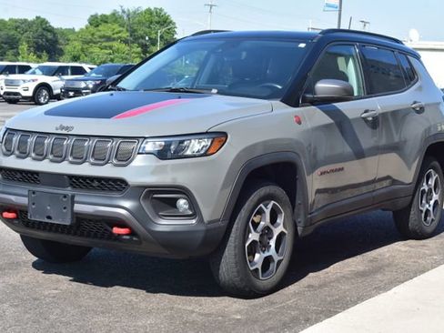 Used 2022 Jeep Compass Trailhawk w/ Sun and Sound Group AWD/4WD image 14