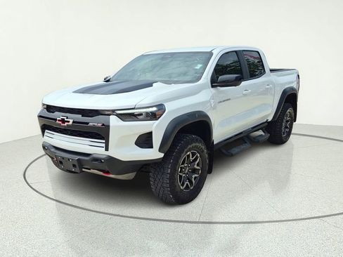 Used 2025 Chevrolet Colorado ZR2 w/ Technology Package AWD/4WD image 1