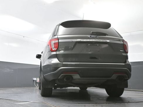 Used 2018 Ford Explorer XLT w/ Equipment Group 202A AWD/4WD image 30