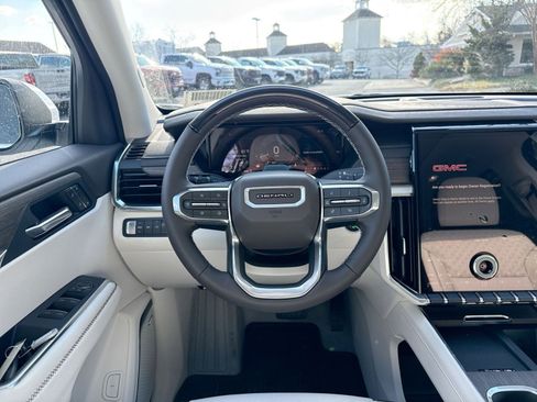 New 2026 GMC Acadia Denali w/ Super Cruise Package image 16