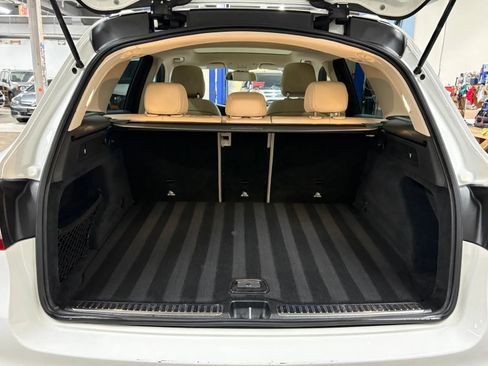 Used 2017 Mercedes-Benz GLC 300 4MATIC image 9