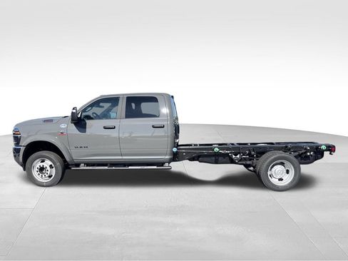 New 2026 RAM 5500 4x4 Crew Cab image 6