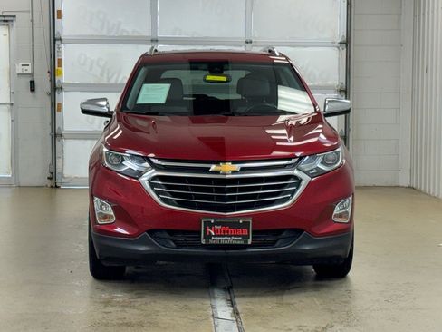 Used 2020 Chevrolet Equinox Premier image 2