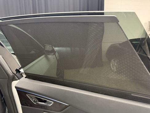 Used 2019 Audi Q8 Prestige image 29