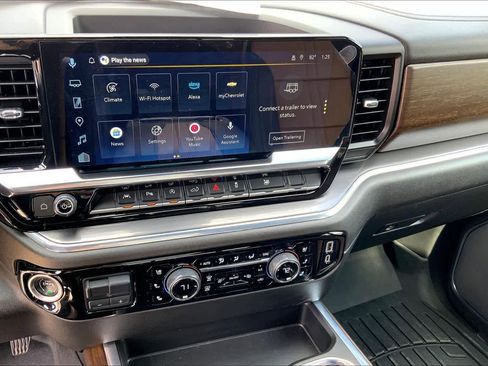 Used 2024 Chevrolet Silverado 1500 High Country w/ Technology Package image 31