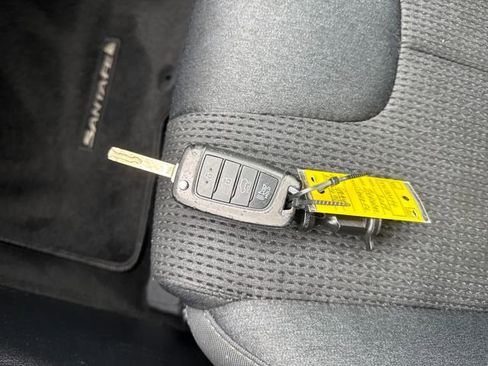 Used 2019 Hyundai Santa Fe SE image 35