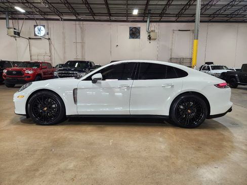 Used 2022 Porsche Panamera image 7