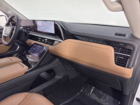 Used 2025 INFINITI QX80 Luxe w/ Cargo Package image 15