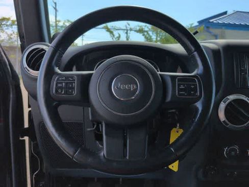 Used 2014 Jeep Wrangler Unlimited Sahara w/ Connectivity Group AWD/4WD image 22