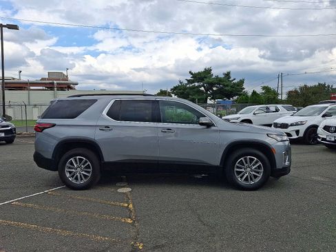 Used 2023 Chevrolet Traverse LT AWD/4WD image 7