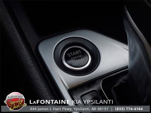 Used 2025 Nissan Sentra SV image 19