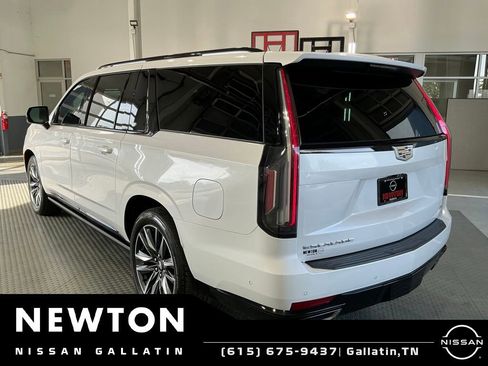 Used 2021 Cadillac Escalade ESV Sport Platinum RWD image 31