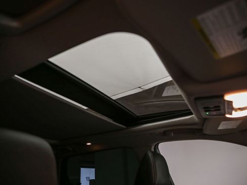 Used 2022 Nissan Rogue SL FWD image 16