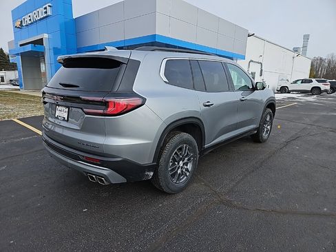 Used 2025 GMC Acadia Elevation image 3