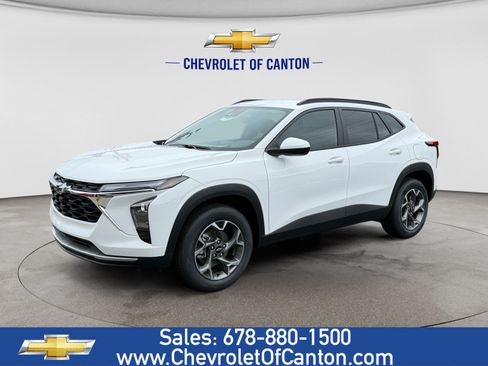 New 2026 Chevrolet Trax LT w/ LPO, Blackout Package FWD image 1
