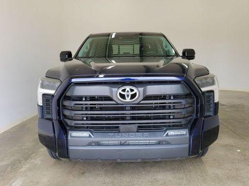 Used 2022 Toyota Tundra SR5 w/ SR5 Convenience Package RWD image 2