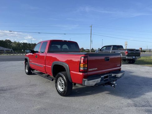 Used 2005 GMC Sierra 2500 SLE w/ Heavy-Duty Power Package image 3