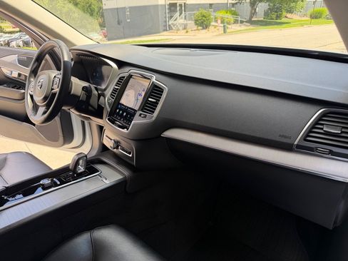 Used 2024 Volvo XC90 B5 Core AWD/4WD image 31