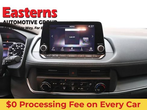 Used 2023 Nissan Rogue S AWD/4WD image 12