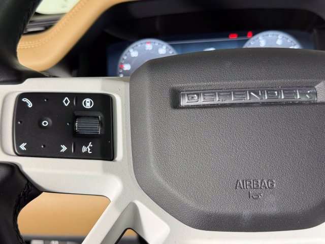 Used 2025 Land Rover Defender 110 X-Dynamic SE AWD/4WD image 30
