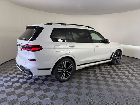 Used 2027 BMW X7 xDrive40i AWD/4WD image 9