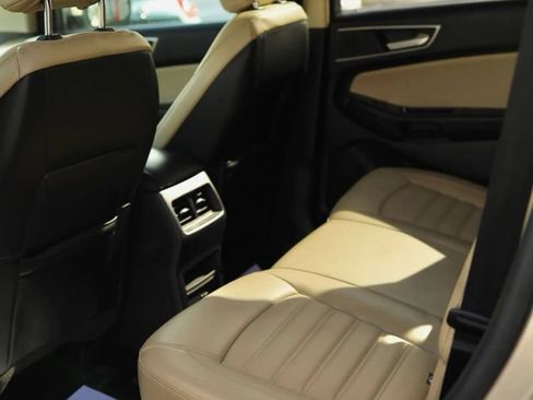 Used 2017 Ford Edge SEL w/ Equipment Group 201A AWD/4WD image 34